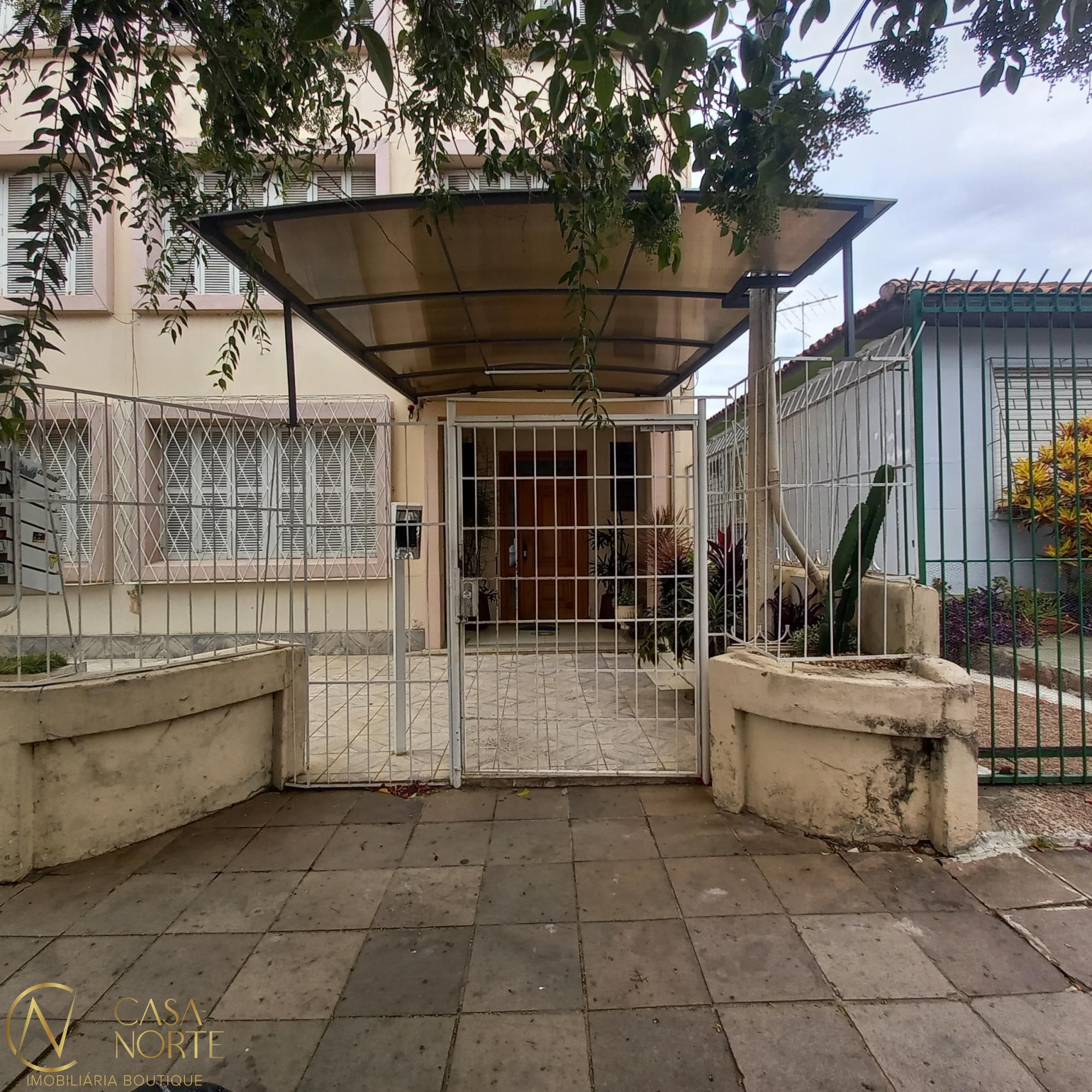 Kitnet à venda com 1 quarto, 33m², Rua Doutor Voltaire Pires no bairro Santo Antônio em Porto Alegre