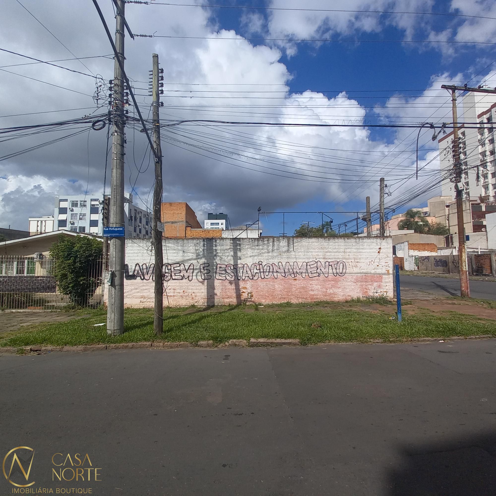 Terreno à venda  com 429m², Rua Portuguesa no bairro Partenon em Porto Alegre