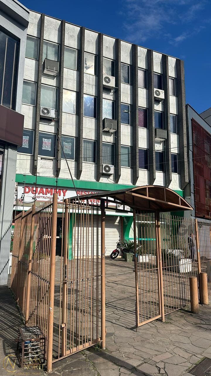 Sala Comercial à venda , 47m², Avenida Cristóvão Colombo no bairro Floresta em Porto Alegre