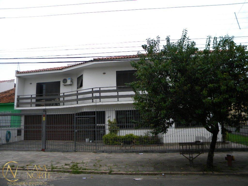 Casa à venda com 4 quartos, 270m², 1 suíte, 4 vagas, Rua Felisberto Pereira no bairro Jardim Itu em Porto Alegre