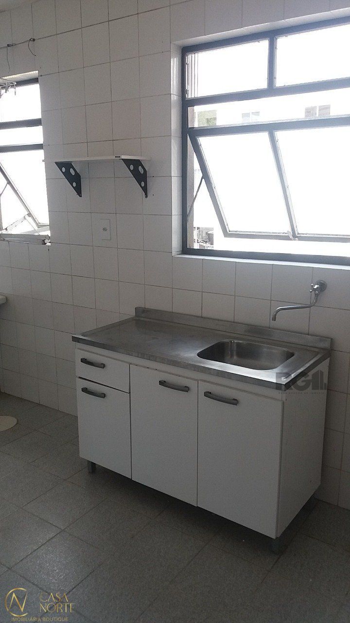 Apartamento à venda com 1 quarto, 45m², 1 vaga, Rua Tunisia no bairro Vila Ipiranga em Porto Alegre