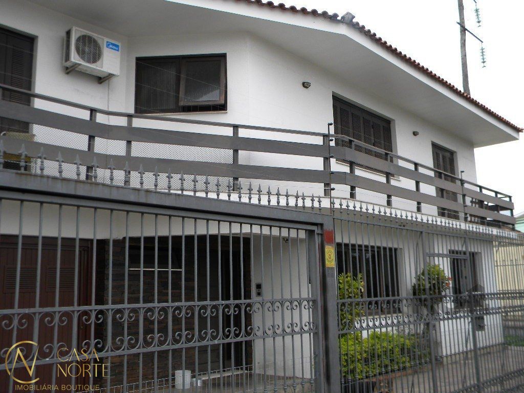 Casa à venda com 4 quartos, 270m², 1 suíte, 4 vagas, Rua Felisberto Pereira no bairro Jardim Itu em Porto Alegre