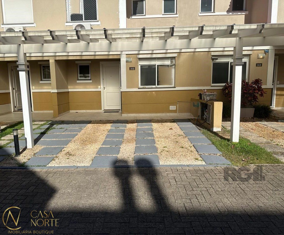 Casa de Condomínio à venda com 3 quartos, 144m², 1 suíte, 2 vagas, Avenida Willy Eugenio Fleck no bairro Sarandi em Porto Alegre