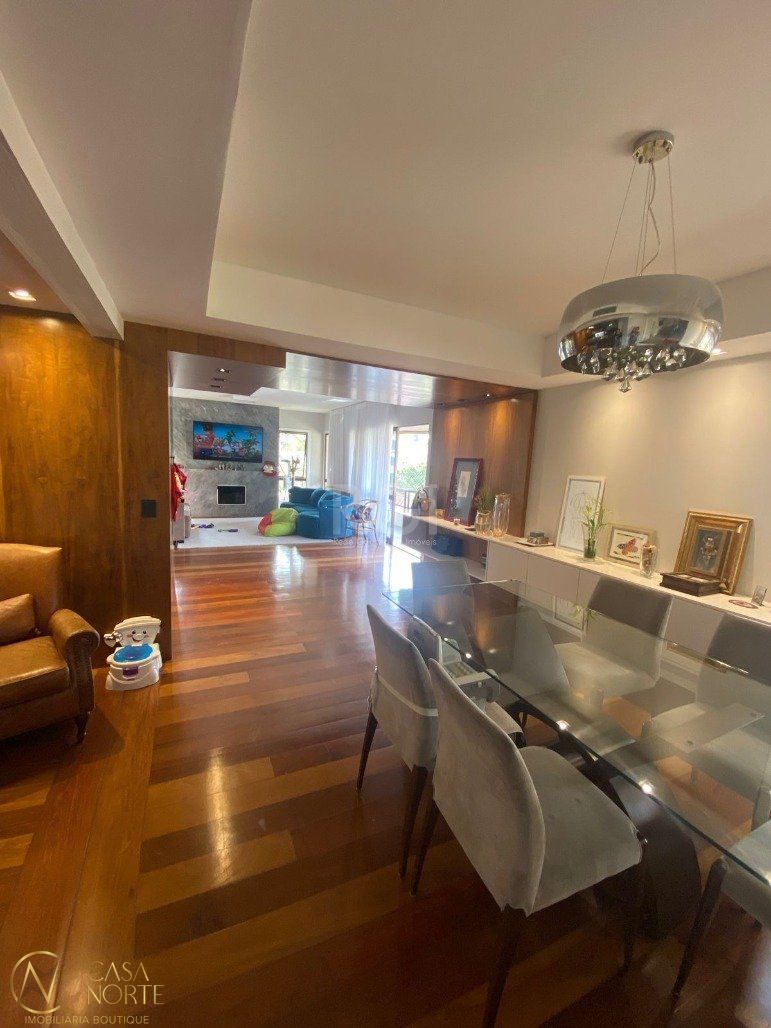 Apartamento à venda com 3 quartos, 222m², 3 suítes, 2 vagas, Rua Almirante Abreu no bairro Rio Branco em Porto Alegre