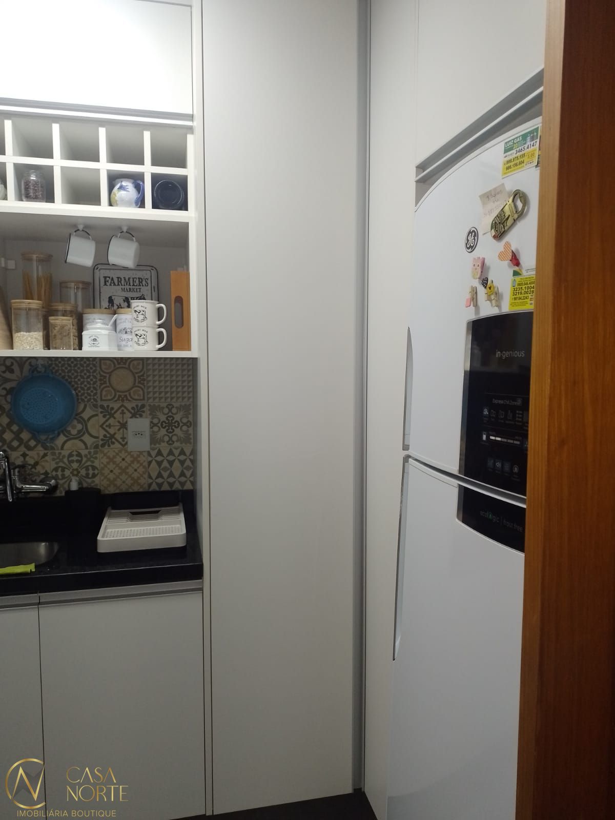 Apartamento à venda com 2 quartos, 60m², 1 vaga, Rua Miguel Tostes no bairro Rio Branco em Porto Alegre