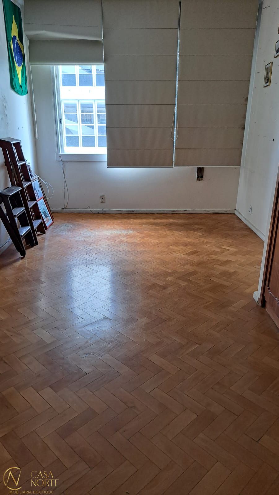 Apartamento à venda com 3 quartos, 274m², 2 suítes, 1 vaga, Largo João Amorim de Albuquerque no bairro Centro Histórico em Porto Alegre