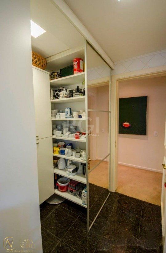 Apartamento à venda com 3 quartos, 272m², 3 suítes, 5 vagas, Rua Santo Inácio no bairro Moinhos de Vento em Porto Alegre