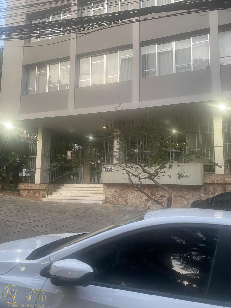 Apartamento à venda com 4 quartos, 170m², 1 suíte, Rua Ramiro Barcelos no bairro Independência em Porto Alegre