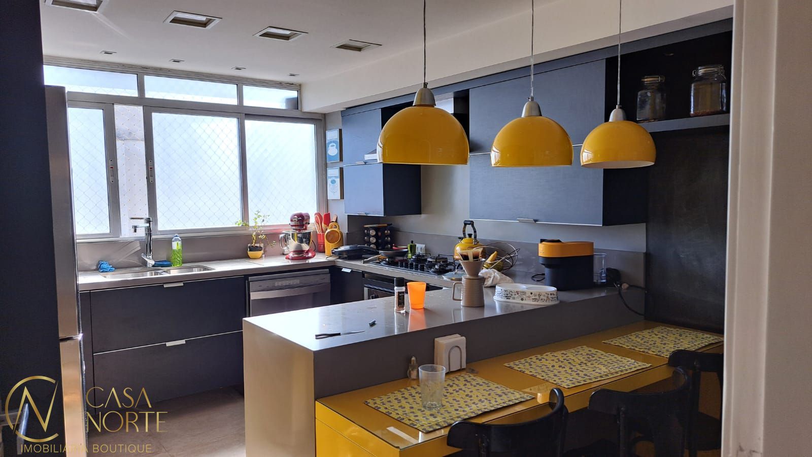 Cobertura à venda com 3 quartos, 258m², 1 suíte, 2 vagas, Rua Coronel Aurélio Bitencourt no bairro Rio Branco em Porto Alegre