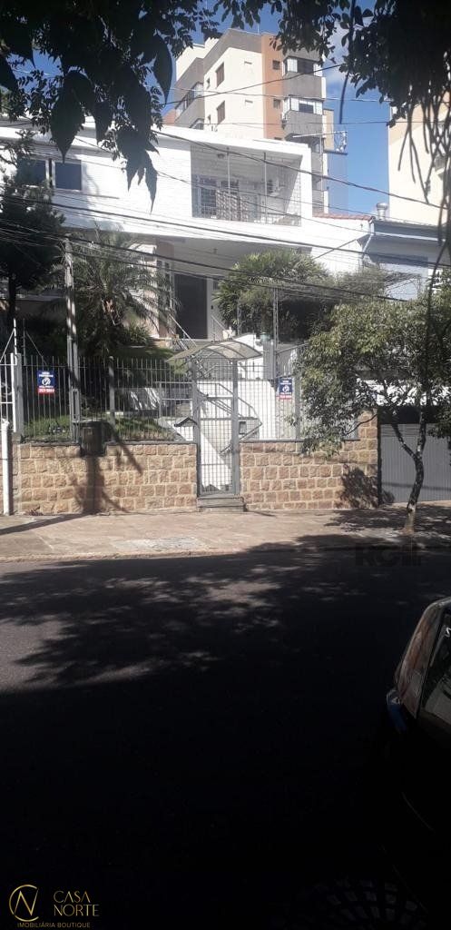 Casa à venda com 3 quartos, 350m², 1 suíte, Rua Coronel Corte Real no bairro Petrópolis em Porto Alegre