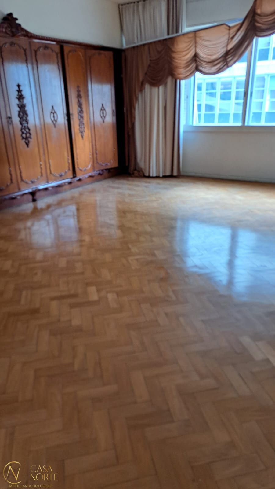 Apartamento à venda com 3 quartos, 274m², 2 suítes, 1 vaga, Largo João Amorim de Albuquerque no bairro Centro Histórico em Porto Alegre