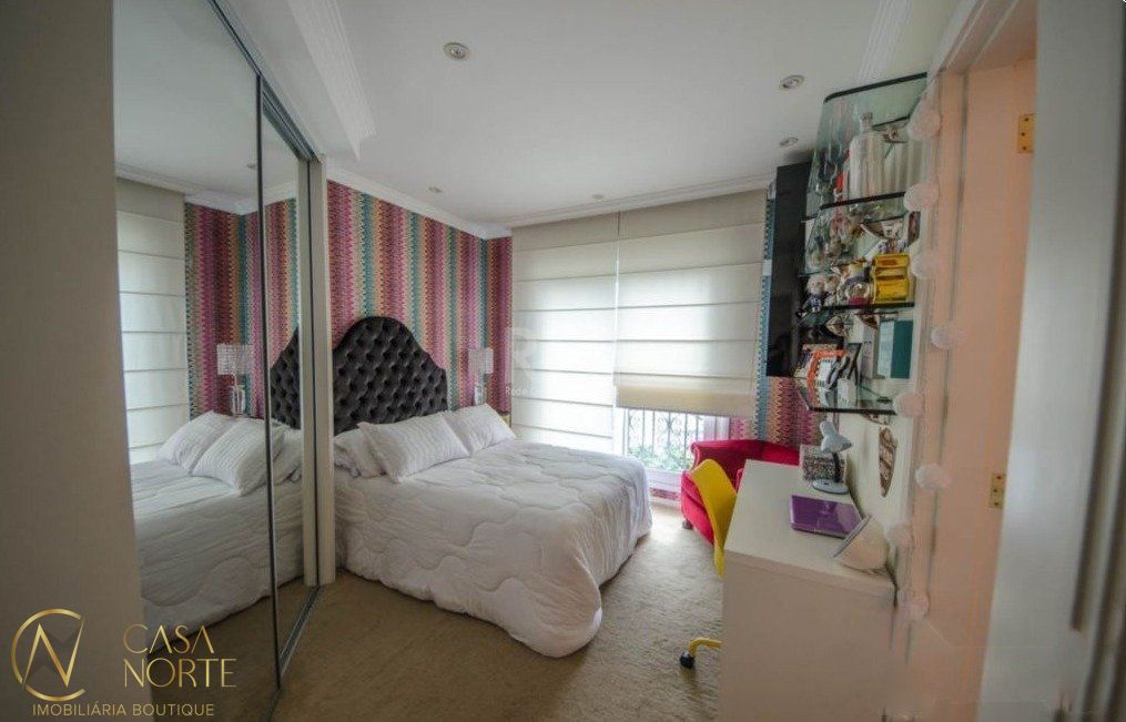 Apartamento à venda com 3 quartos, 272m², 3 suítes, 5 vagas, Rua Santo Inácio no bairro Moinhos de Vento em Porto Alegre