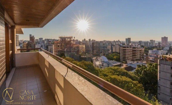 Cobertura à venda com 3 quartos, 273m², 1 suíte, 2 vagas, Rua Quintino Bocaiuva no bairro Floresta em Porto Alegre