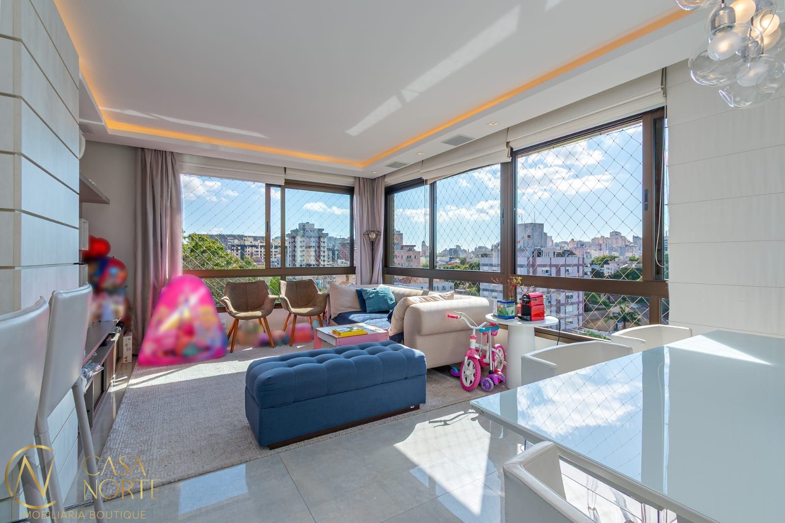 Apartamento à venda com 3 quartos, 90m², 1 suíte, 2 vagas, Rua Mucio Teixeira no bairro Menino Deus em Porto Alegre