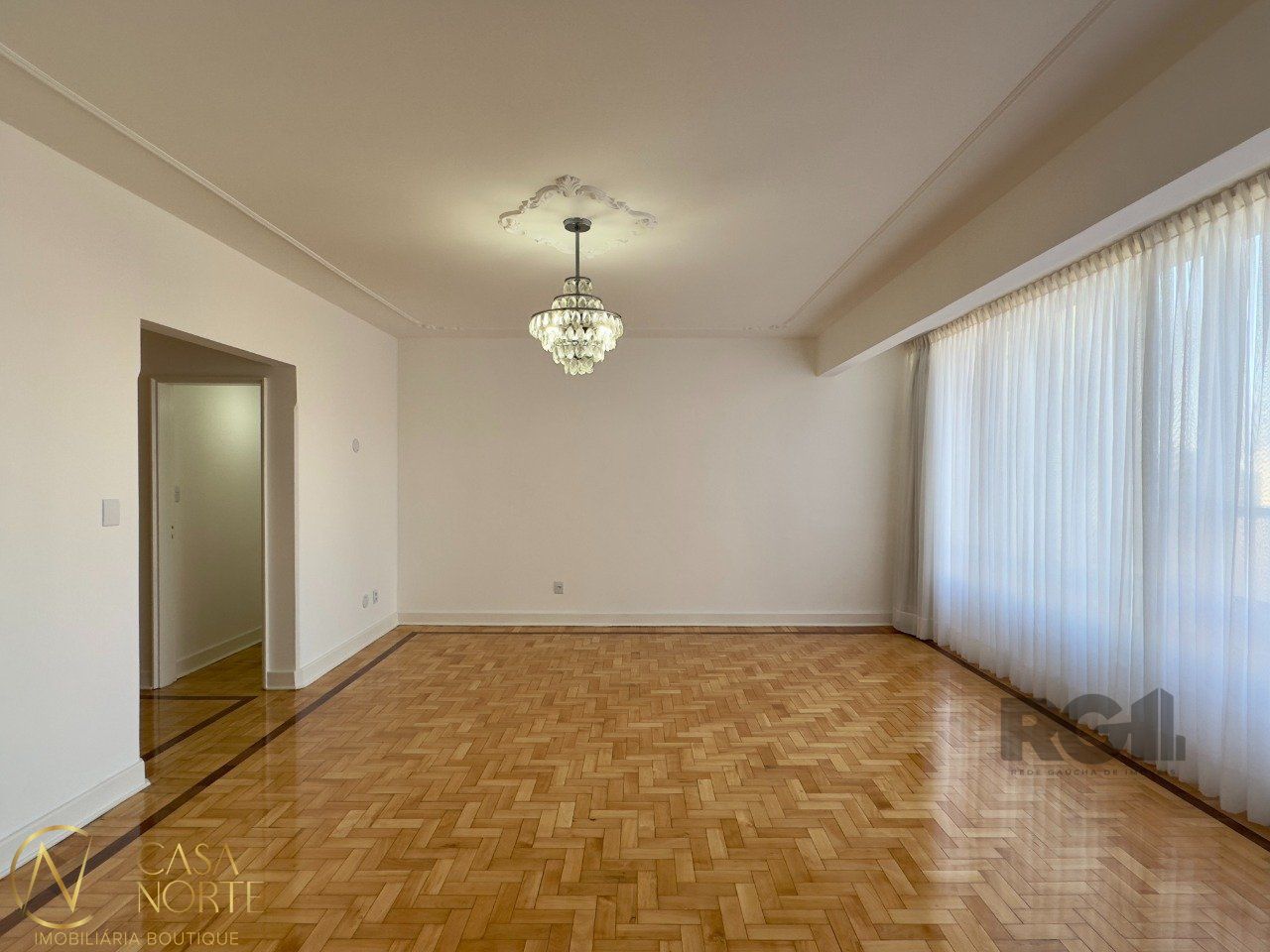 Apartamento à venda com 3 quartos, 170m², 1 suíte, 1 vaga, Rua Duque de Caxias no bairro Centro Histórico em Porto Alegre