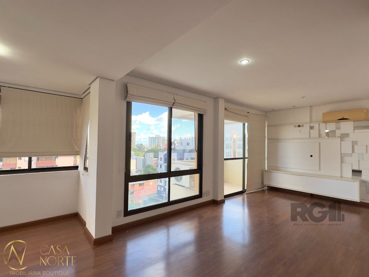 Cobertura à venda com 2 quartos, 177m², 1 suíte, 2 vagas, Rua Saldanha Marinho no bairro Menino Deus em Porto Alegre