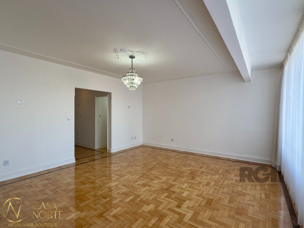 Apartamento à venda com 3 quartos, 170m², 1 suíte, 1 vaga, Rua Duque de Caxias no bairro Centro Histórico em Porto Alegre