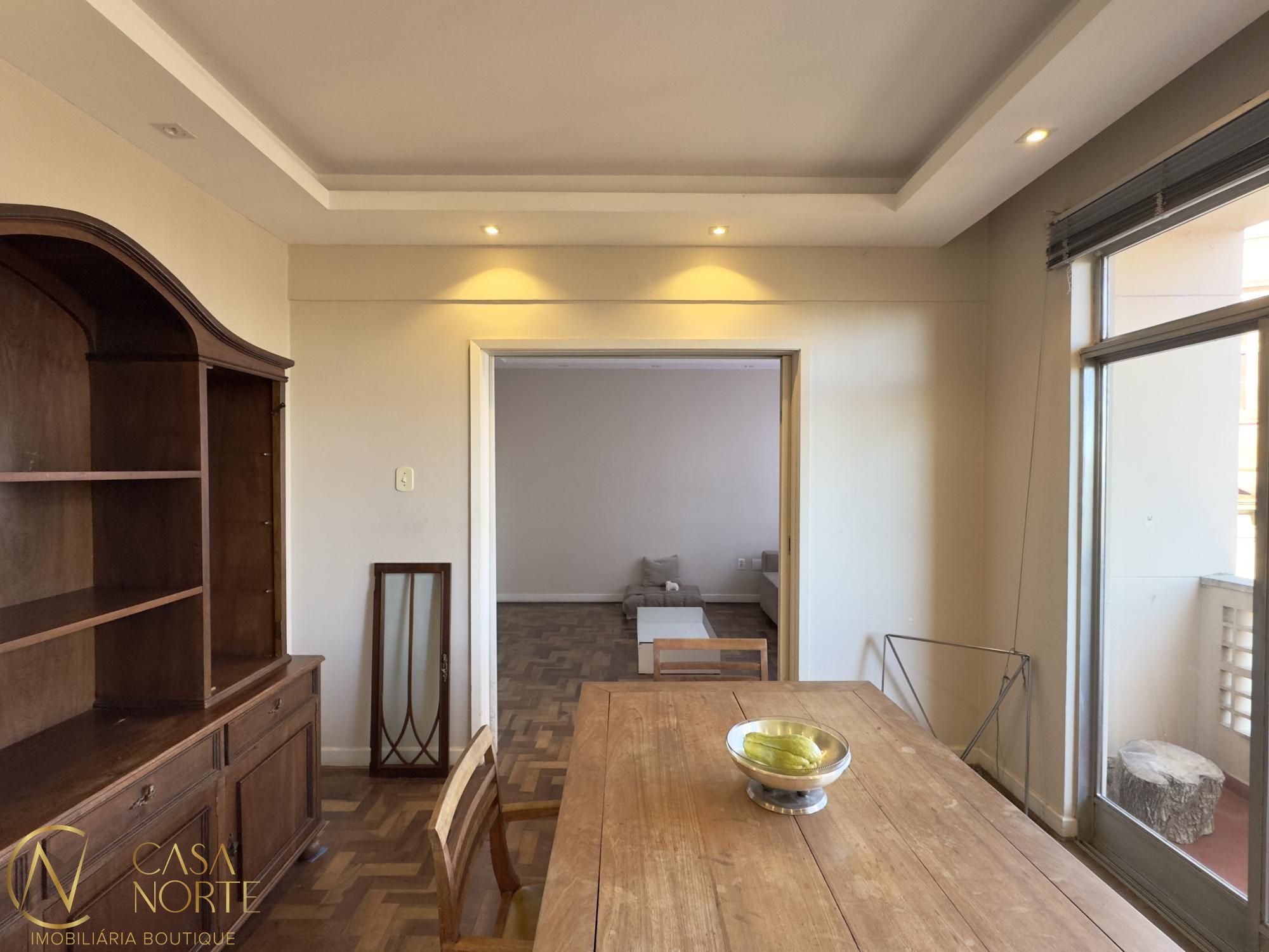 Apartamento à venda com 3 quartos, 119m², 1 vaga, Rua Duque de Caxias no bairro Centro Histórico em Porto Alegre