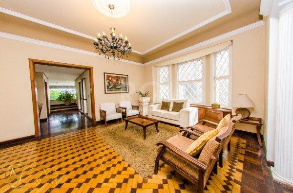 Apartamento à venda com 4 quartos, 246m², 1 suíte, 2 vagas, Rua Quintino Bocaiuva no bairro Floresta em Porto Alegre