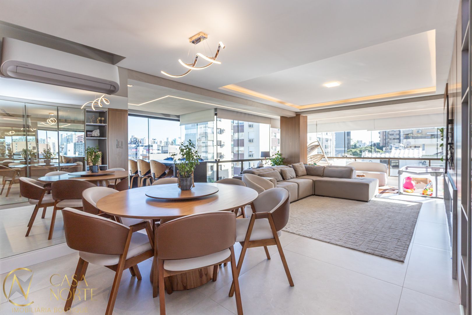 Apartamento à venda com 3 quartos, 151m², 3 suítes, 2 vagas, Rua Casemiro de Abreu no bairro Rio Branco em Porto Alegre