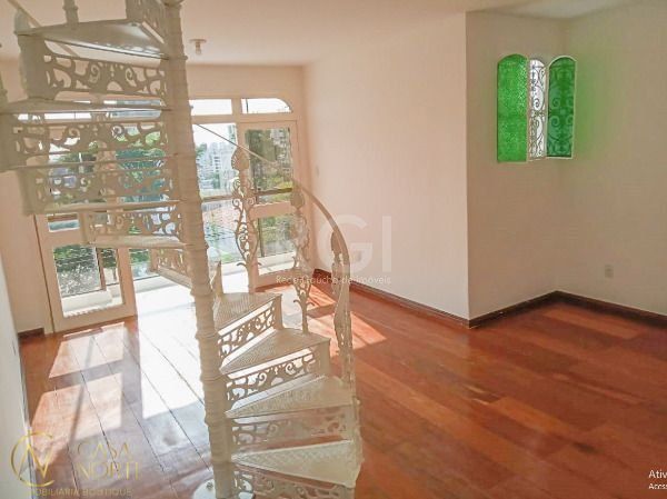 Cobertura à venda com 3 quartos, 223m², 1 suíte, 2 vagas, Rua Dom Pedro II no bairro São João em Porto Alegre