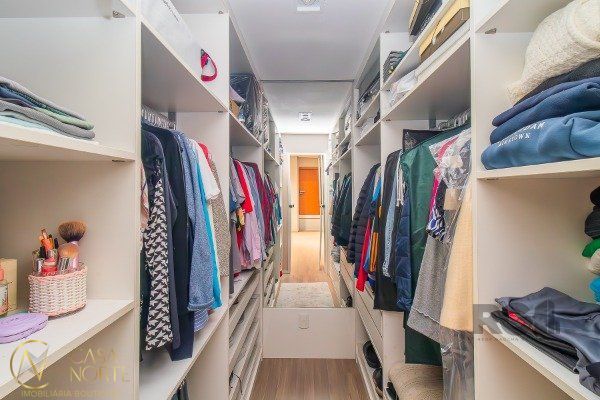 Apartamento à venda com 3 quartos, 168m², 3 suítes, 3 vagas, Rua Cônego Viana no bairro Rio Branco em Porto Alegre