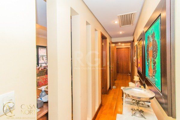 Apartamento à venda com 4 quartos, 246m², 1 suíte, 2 vagas, Rua Quintino Bocaiuva no bairro Floresta em Porto Alegre