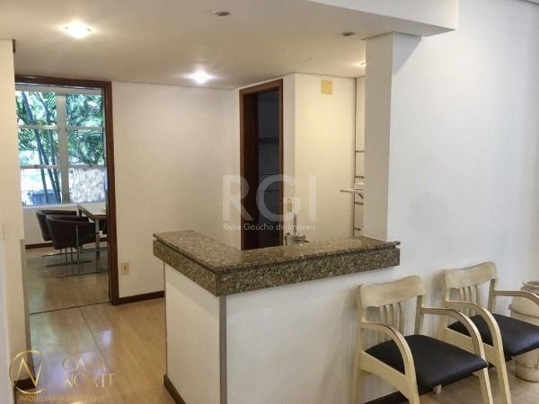 Sala Comercial à venda , 95m², 1 vaga, Rua Luciana de Abreu no bairro Moinhos de Vento em Porto Alegre
