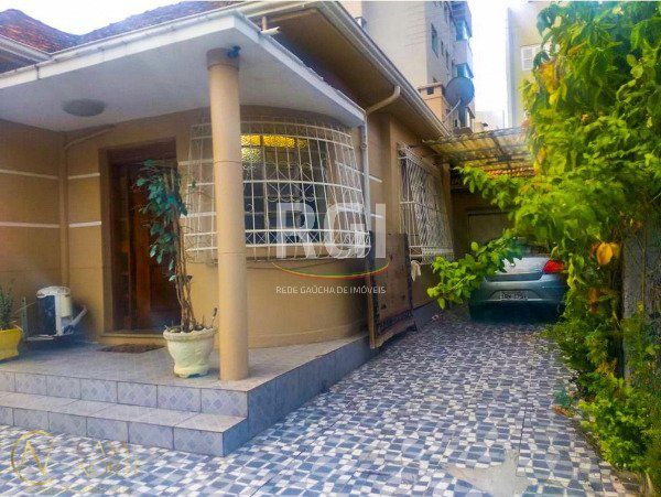 Casa à venda com 3 quartos, 119m², 1 suíte, 2 vagas, Rua Afonso Pena no bairro Azenha em Porto Alegre