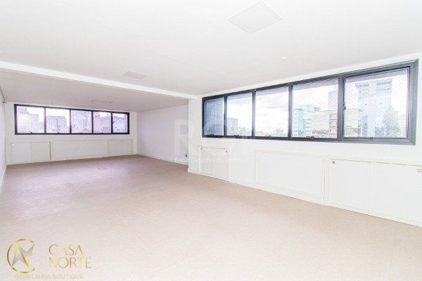 Sala Comercial à venda , 113m², Rua Mariante no bairro Rio Branco em Porto Alegre