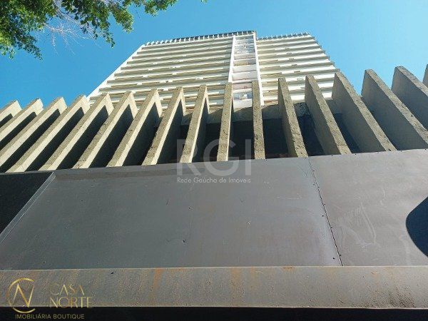 Apartamento à venda com 3 quartos, 245m², 1 suíte, 2 vagas, Avenida Independência no bairro Independência em Porto Alegre