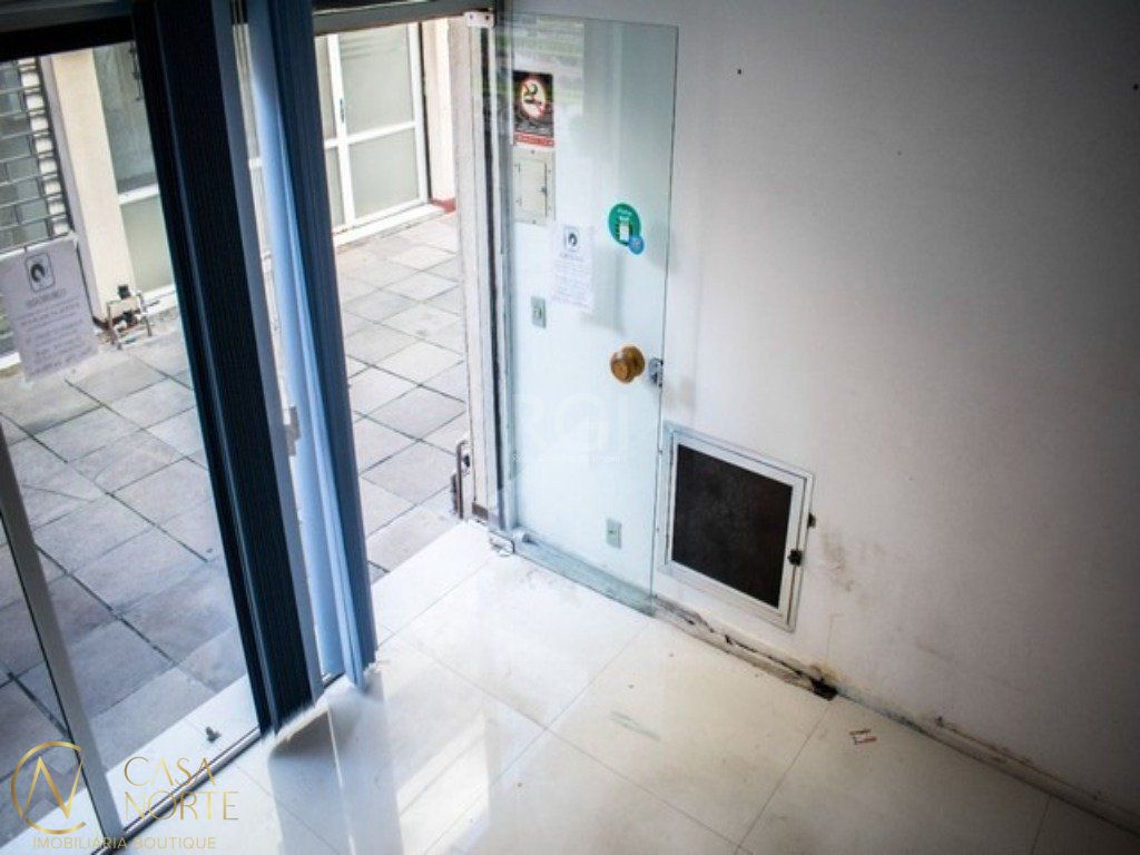 Sala Comercial à venda , 33m², Avenida da Azenha no bairro Azenha em Porto Alegre