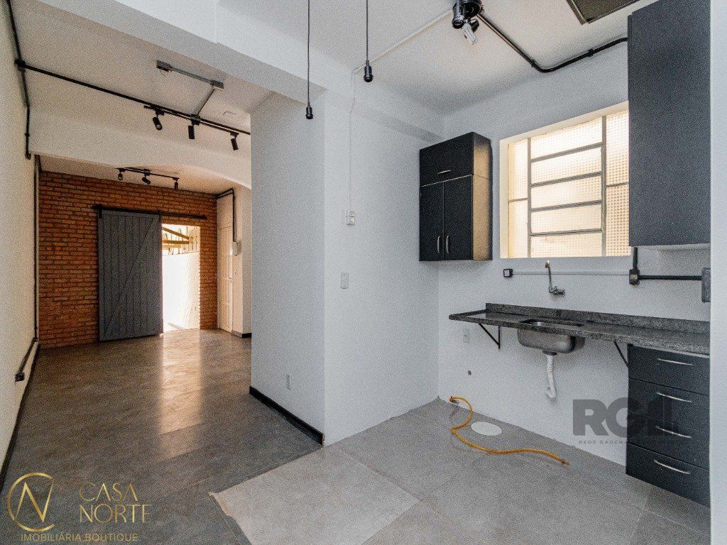 Apartamento à venda com 2 quartos, 47m², 1 vaga, Rua Santo Antônio no bairro Bom Fim em Porto Alegre