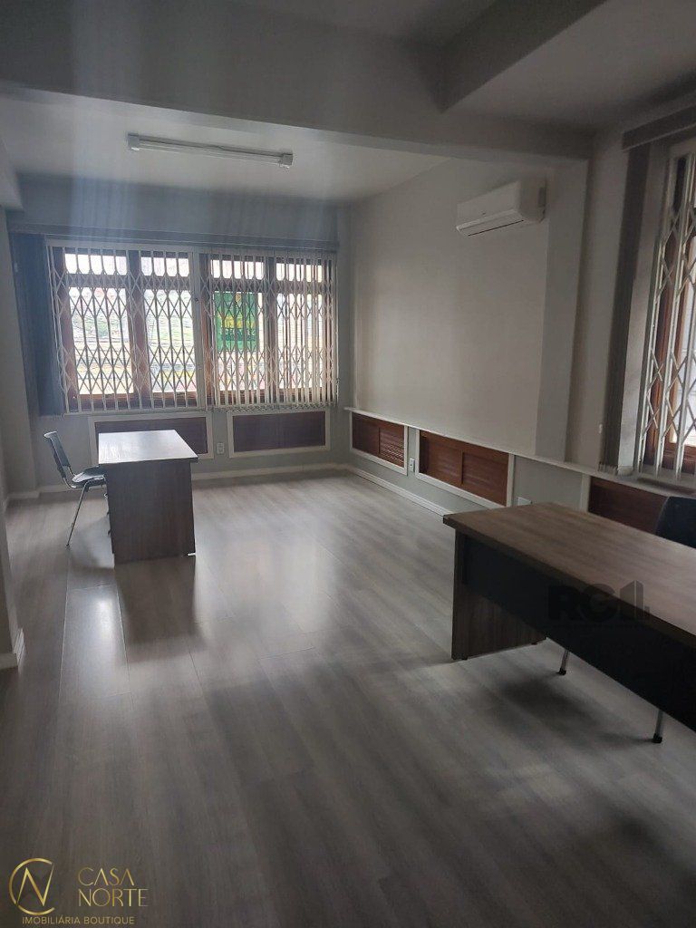 Sala Comercial à venda , 32m², Rua José do Patrocinio no bairro Cidade Baixa em Porto Alegre