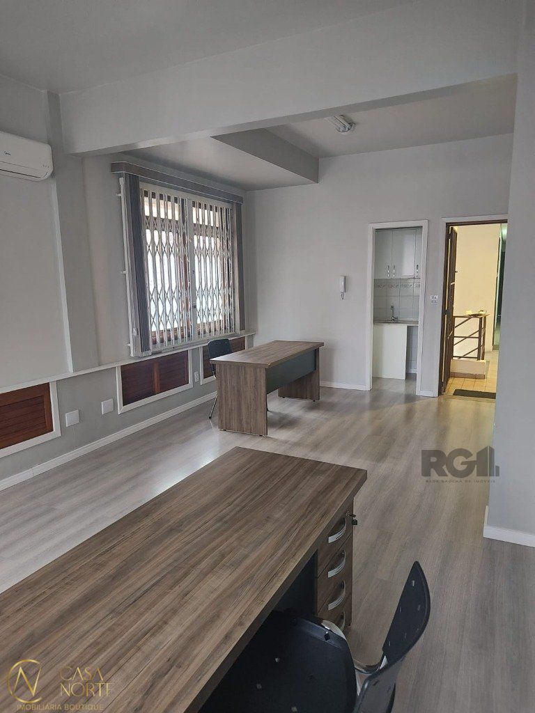Sala Comercial à venda , 32m², Rua José do Patrocinio no bairro Cidade Baixa em Porto Alegre