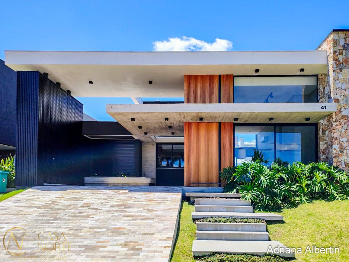 Casa de Condomínio à venda com 3 quartos, 256m², 3 suítes, 2 vagas, Estrada das Três Meninas no bairro Alphaville em Porto Alegre