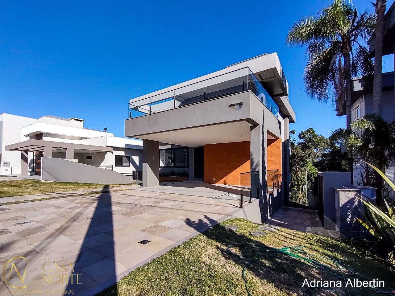 Casa de Condomínio à venda com 3 quartos, 349m², 3 suítes, 2 vagas, Estrada das Três Meninas no bairro Alphaville em Porto Alegre