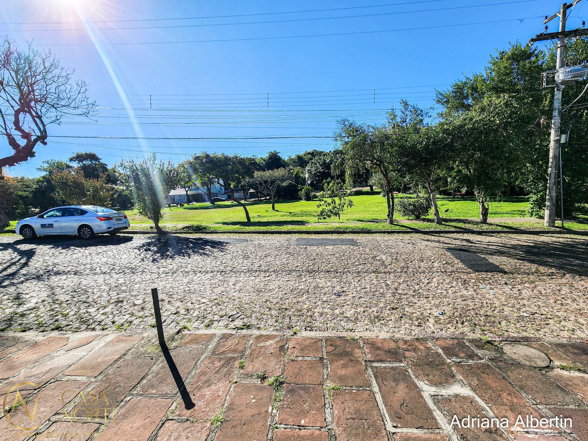 Casa à venda com 3 quartos, 150m², 1 suíte, 3 vagas, Rua Fernando Borba no bairro Ipanema em Porto Alegre