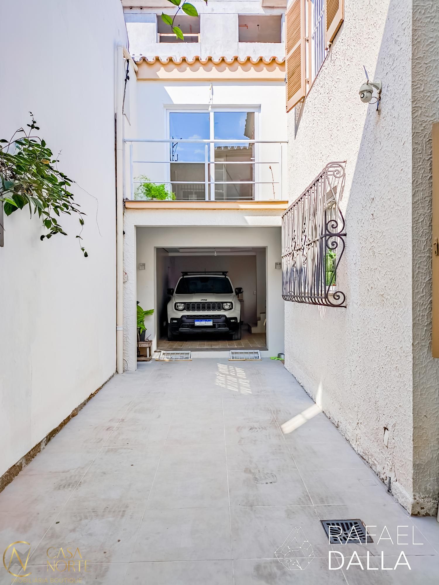 Casa à venda com 4 quartos, 280m², 2 suítes, 5 vagas, Rua Luiz Afonso no bairro Cidade Baixa em Porto Alegre