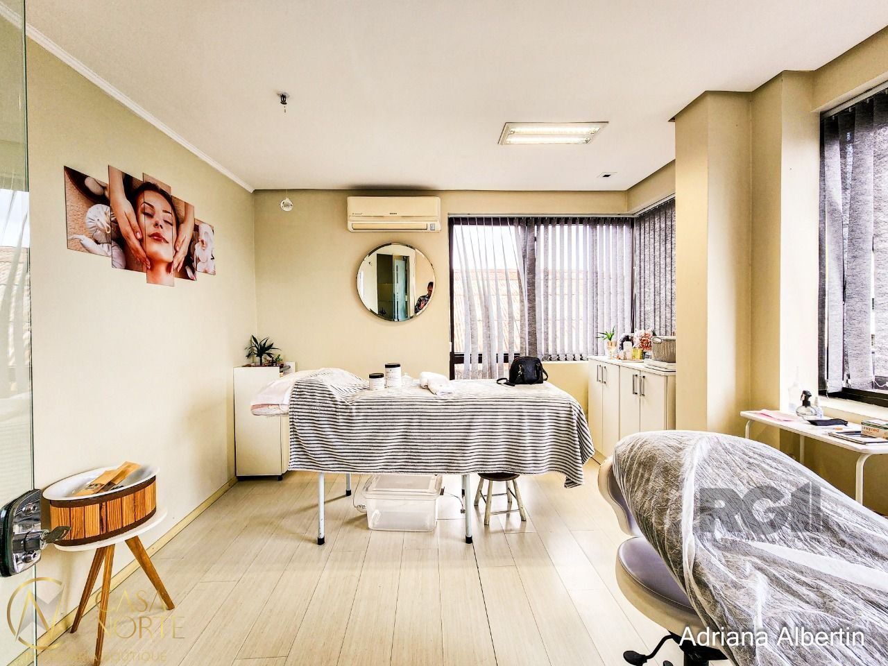 Sala Comercial à venda , 36m², Avenida Cristóvão Colombo no bairro Moinhos de Vento em Porto Alegre
