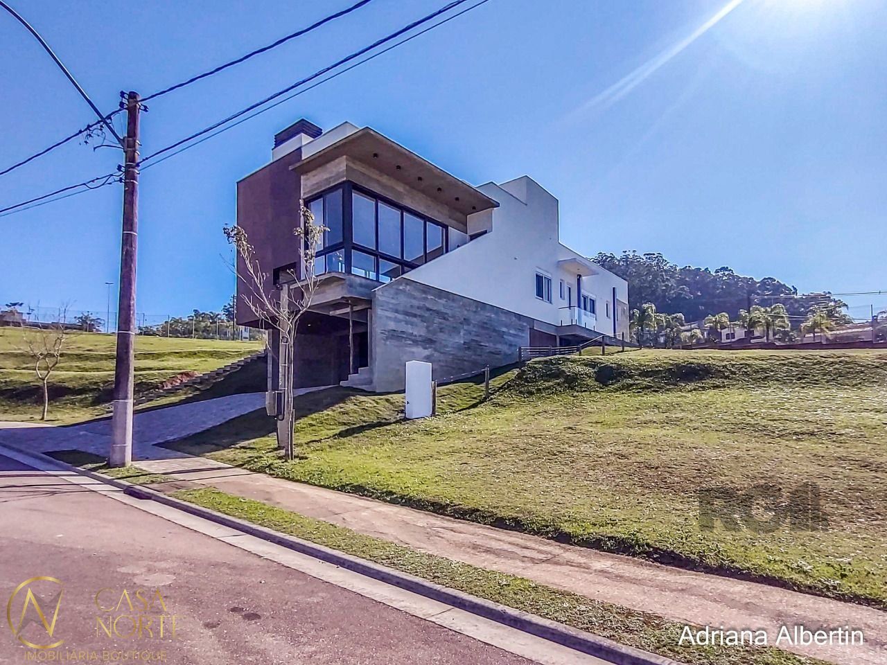 Casa de Condomínio à venda com 4 quartos, 278m², 4 suítes, 2 vagas, Estrada das Três Meninas no bairro Alphaville em Porto Alegre