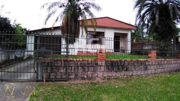Casa à venda com 2 quartos, 125m², 1 vaga, Rua Giacomo Muttoni no bairro Belém Velho em Porto Alegre