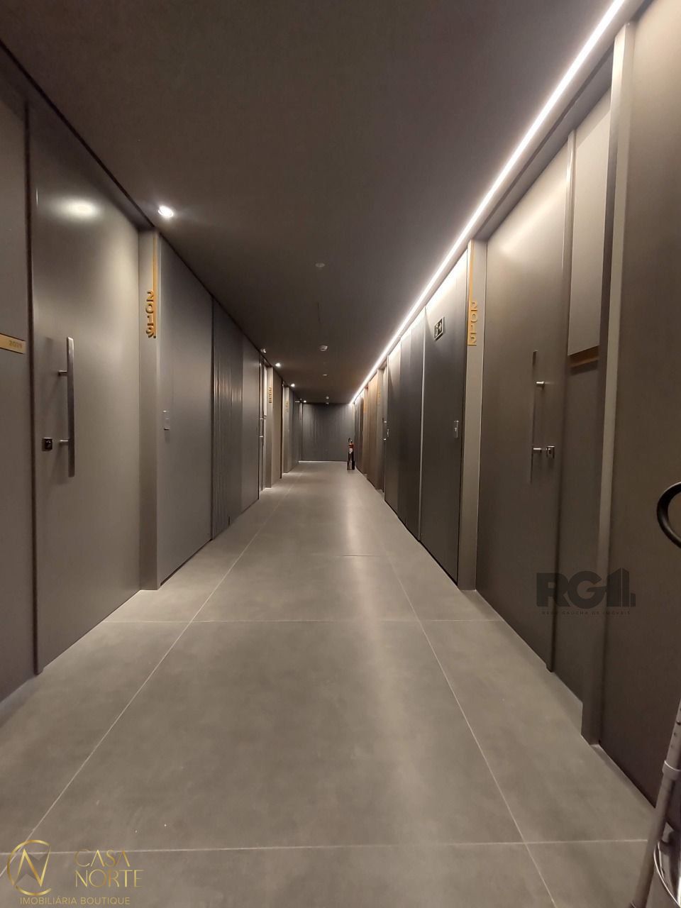 Sala Comercial à venda , 34m², Avenida Padre Cacique no bairro Praia de Belas em Porto Alegre