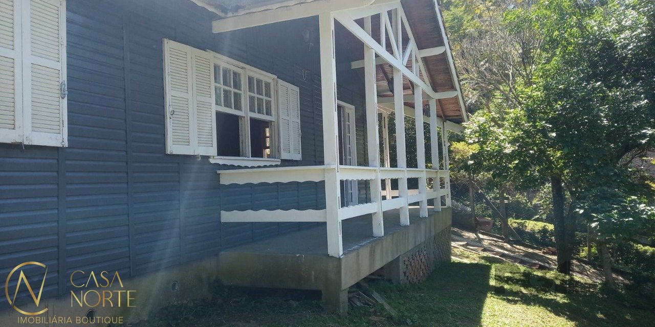Casa à venda com 2 quartos, 80m², 2 vagas, Rua Flor de Jacarandá no bairro Vila Nova em Porto Alegre