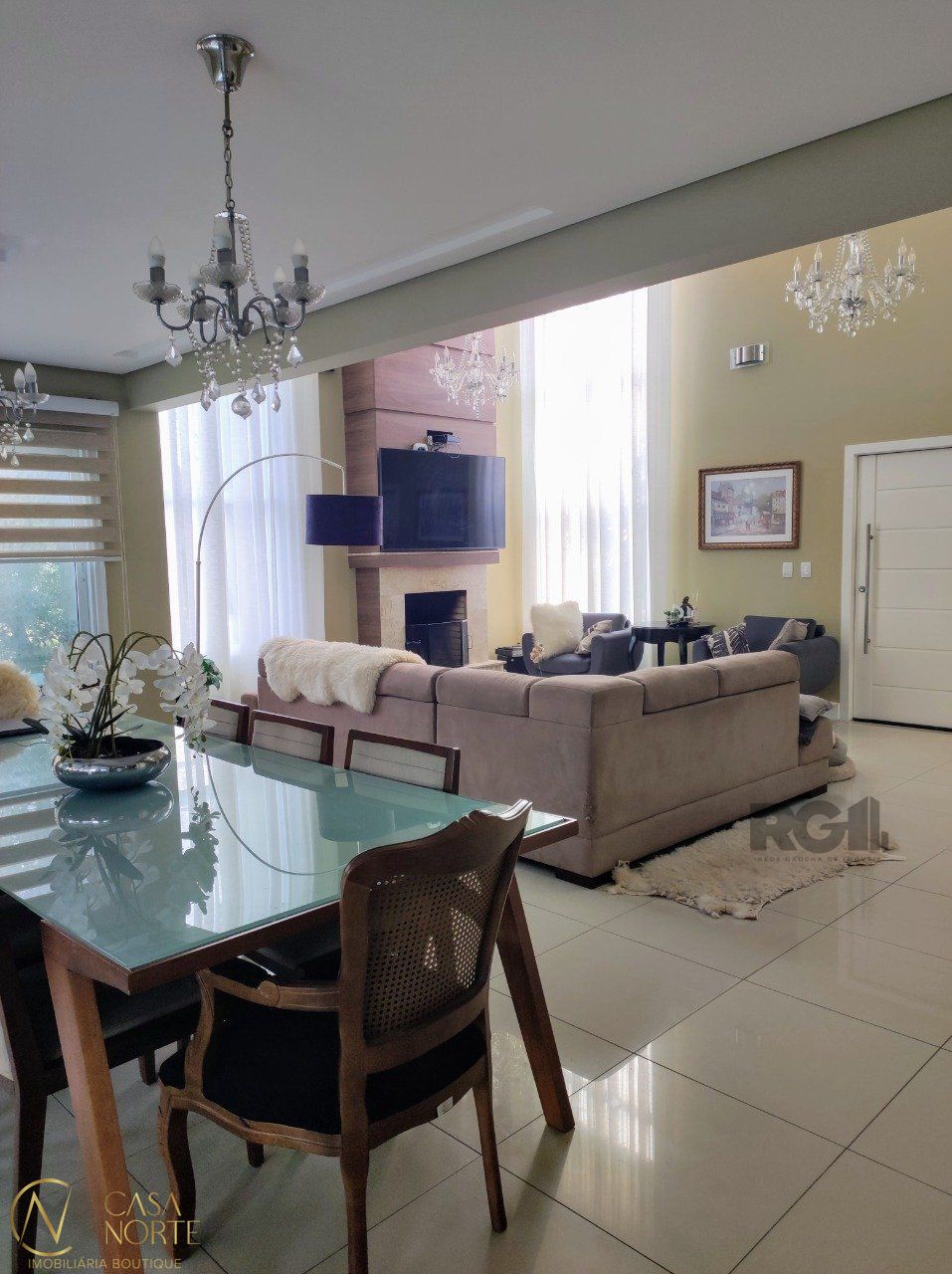 Casa de Condomínio à venda com 3 quartos, 196m², 3 suítes, 2 vagas, Rua Francisco Solano Borges no bairro Hípica em Porto Alegre