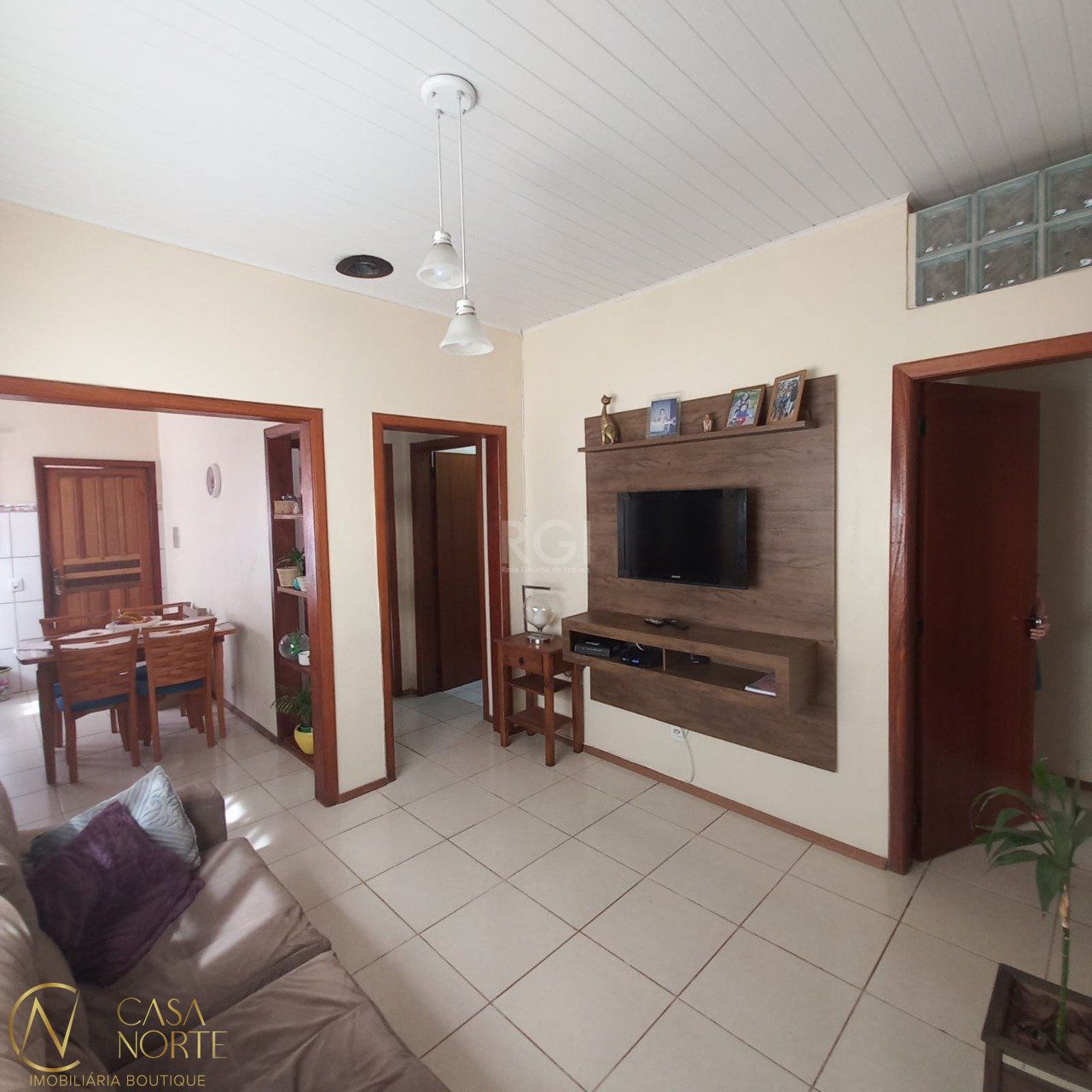 Casa à venda com 4 quartos, 150m², 2 vagas, Avenida Heitor Vieira no bairro Belém Novo em Porto Alegre