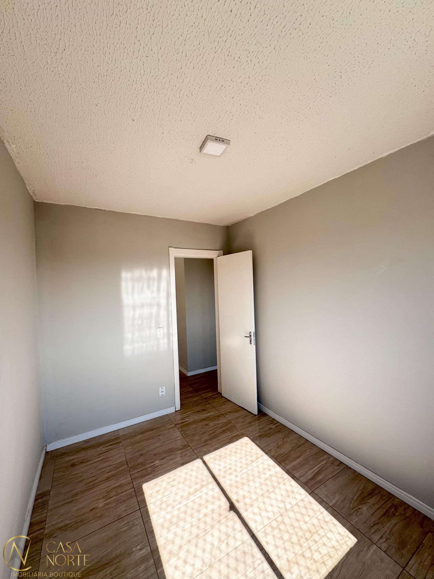 Apartamento à venda com 2 quartos, 54m², 1 vaga, Estrada do Barro Vermelho no bairro Restinga em Porto Alegre