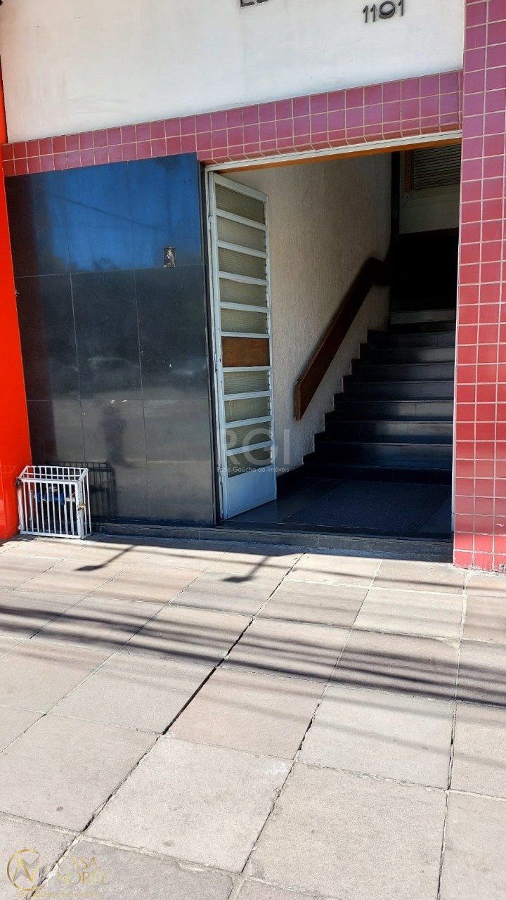 Sala Comercial à venda , 59m², Avenida Venancio Aires no bairro Santana em Porto Alegre