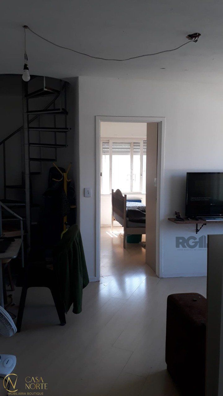 Cobertura à venda com 2 quartos, 94m², 1 suíte, 1 vaga, Avenida Lavras no bairro Petrópolis em Porto Alegre