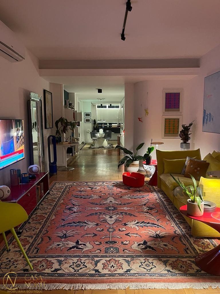 Apartamento à venda com 2 quartos, 110m², 1 suíte, Rua Professor Duplan no bairro Rio Branco em Porto Alegre